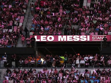 Inter Miami memberikan penghormatan untuk pemainnya Lionel Messi dengan menamai salah satu sisi tribune mereka dengan nama sang pemain. (AP Photo/Lynne Sladky)