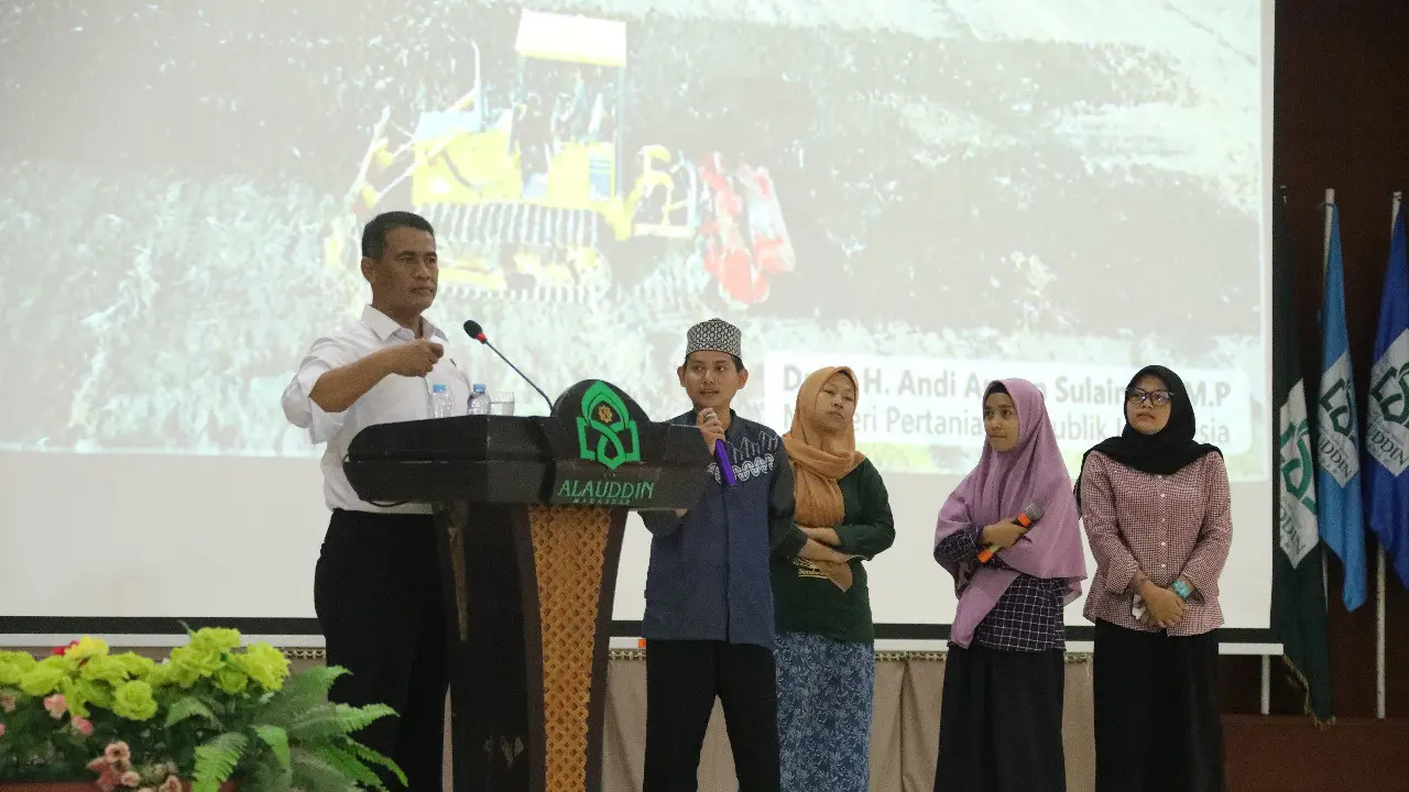 Mentan Berikan Kuliah Umum Mekanisasi Pertanian di depan Ribuan Mahasiswa UIN