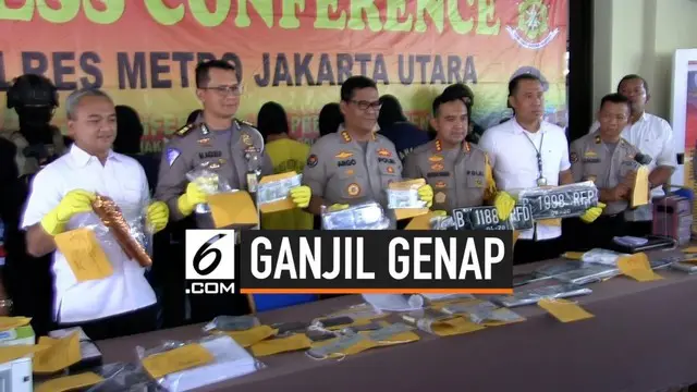 Polres Jakarta Utara menangkap sindikat pemalsuan STNK dan pelat nomor polisi palsu yang dijual via online. Polisi menyebut pembeli nopol palsu untuk menghindari ganjil-genap.