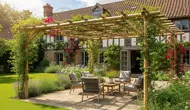 7 Model Pergola Bambu yang Cocok untuk Rumah Pedesaan, Bikin Halaman Makin Asri dan Sejuk