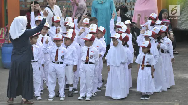 Hari Pertama Sekolah