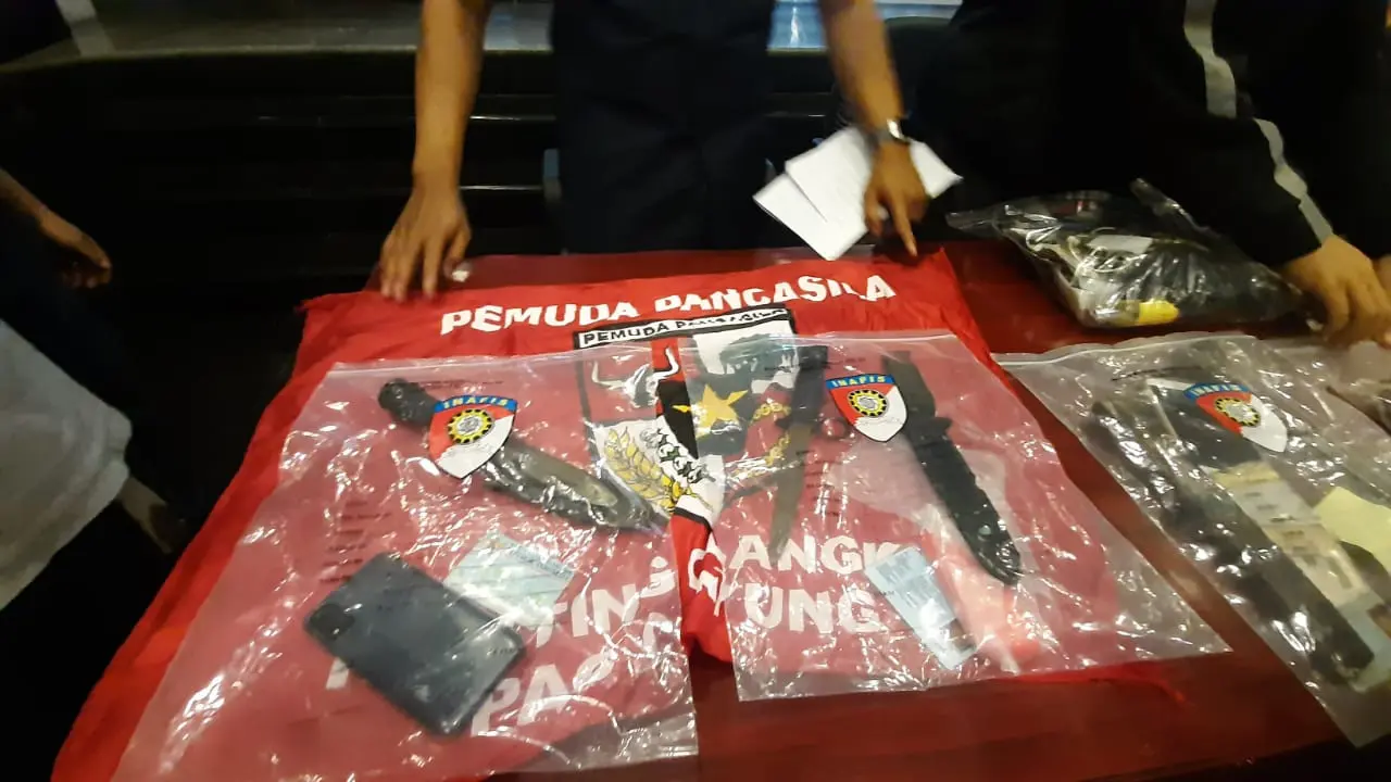 Polisi Sita Sejumlah Senjata Tajam dari Pemuda Pancasila