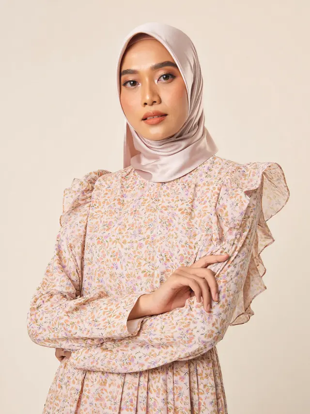 Model Gamis Motif Bunga Kecil