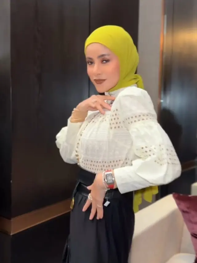 Potret buka puasa bersama Geng Cendol (Sumber: Instagram/@aurelie.hermansyah)