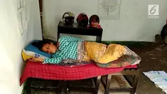 Karena menderita penyakit gula darah, akhirnya wanita ini ditinggalkan oleh keluarganya di depan masjid.
