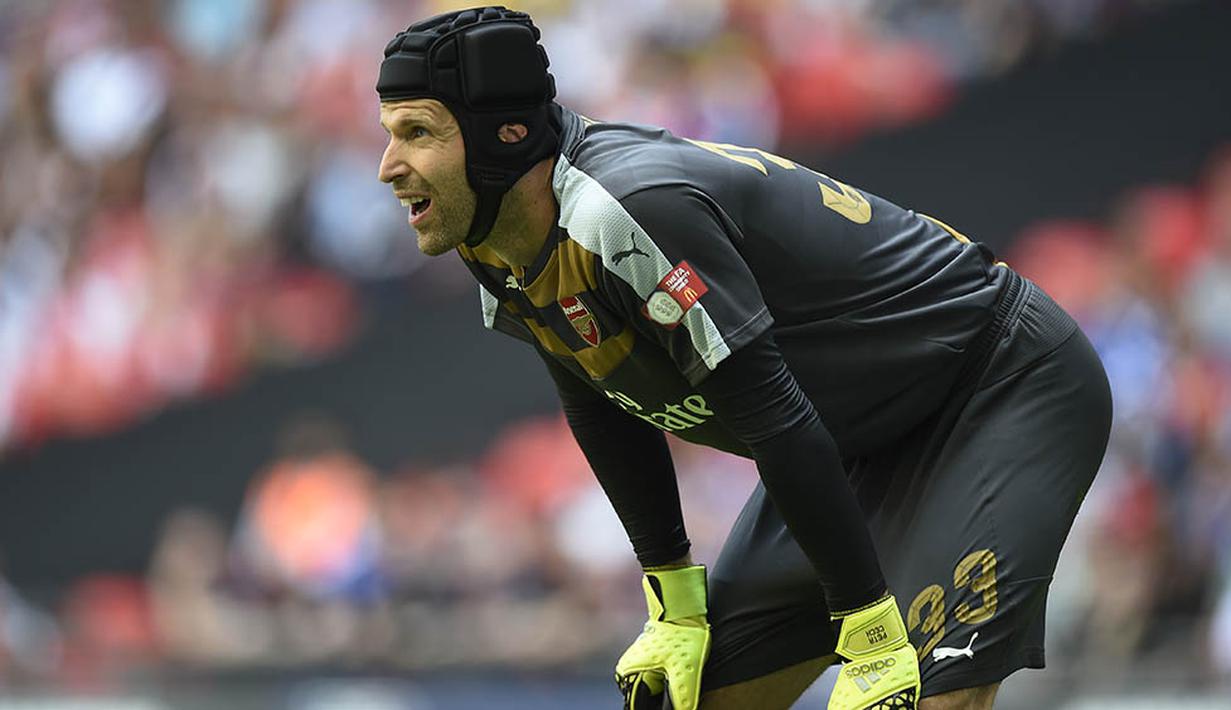 2. Petr Cech - Pemilik rekor tidak kebobolan sepanjang sejarah Liga Premier Inggris. Kiper asal Ceko itu sempat kehilangan tempat utama di Chelsea yang kemudian membuatnya hijrah ke Arsenal. (EPA/Facundo Arrizabalaga)