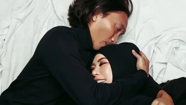Melly Goeslaw dan Anto Hoed