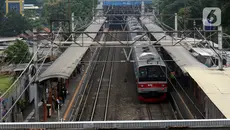 KRL Sempat Terganggu Mobil Tertemper di Tanah Abang-Karet, Kini Kembali Normal