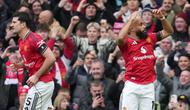 Penyerang Manchester United (MU), Bryan Mbeumo, merayakan gol yang dicetaknya ke gawang Tottenham Hotspur dalam lanjutan Premier League 2025/2026 di Old Trafford, Sabtu (7/2/2026). (AP Photo/Jon Super)