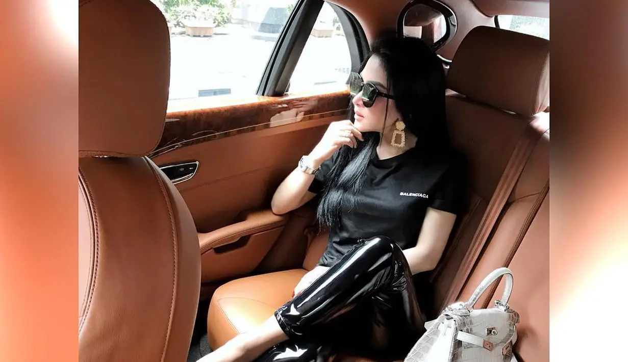 Syahrini meminta  perkataan di video terkait pendapatannya tidak dipotong. Agar tidak lagi membuat pertanyaan lagi di masyarakat. Hotman sendiri mengaku kaget, dalam satu hari bisa mencapai Rp 1 miliar mengalahkan pendapatannya sebagai pengacara.