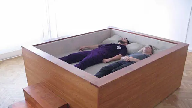 7 Desain Tempat Tidur Absurd Ini Bikin Geleng Kepala