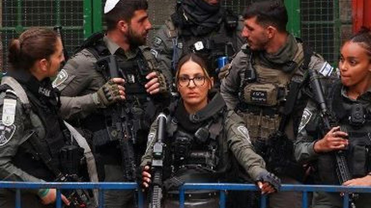FOTO: Ribuan Polisi Israel Bersenjata Lengkap Dikerahkan di Masjid Al Aqsa Saat Jumat Pertama Ramadan