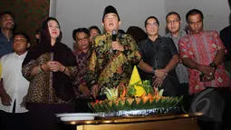 Ketua Fraksi P.Golkar DPR Ade Komaruddin memberikan sambutan saat menggelar syukuran di Masjid Baiturrahman , Jakarta, Kamis (2/4/2015). Syukuran diadakan usai Pengadilan Tata Usaha Negara (PTUN) memberikan keputusan. (Liputan6.com/Helmi Afandi)
