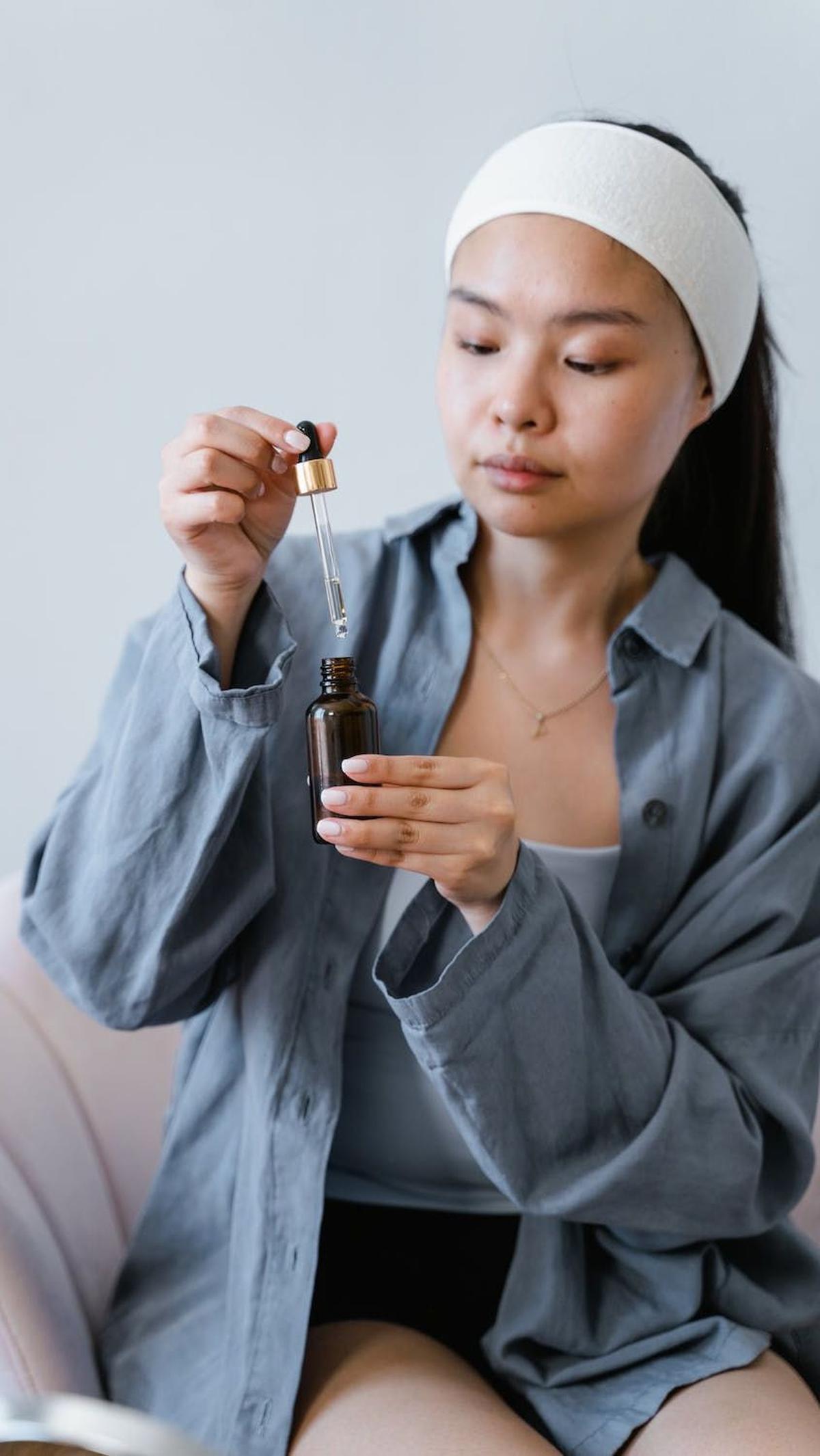 6. Glycolic Acid: Mengurangi Garis Halus dan Kerutan