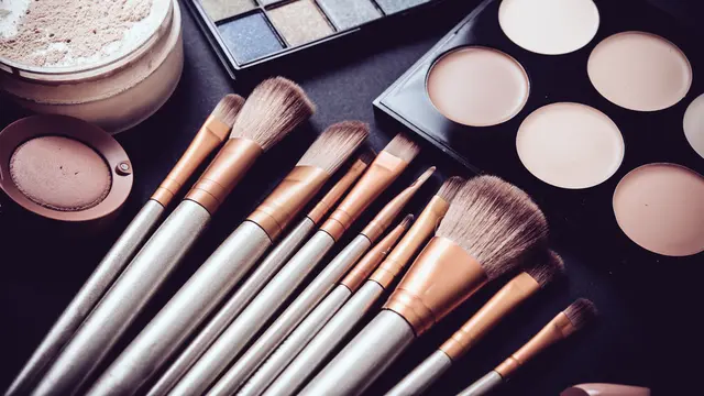 Penting! Ini 5 Makeup Brush yang Wajib Kamu Punya Sebagai Pemula