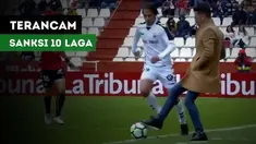 Pelatih Cultural Leonesa, Ruben de la Barrera terancam sanksi 10 laga karena mengambil bola yang masih berada di lapangan.