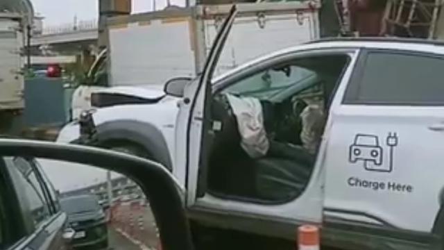 Nasib 4 Korban Kecelakaan Gerbang Tol Halim, 1 Alami Pendarahan Otak dan 3 Lainnya Hanya Luka Ringan Sudah Boleh Pulang (Foto: Istimewa)