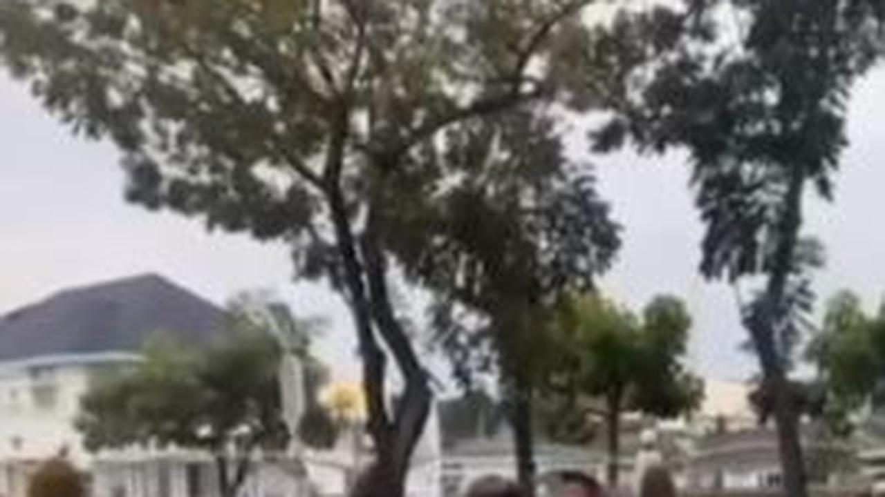 Viral Ruas Jalan di Kota Medan Dipasang Keramik, Bikin Belasan Pengendara Motor Berjatuhan