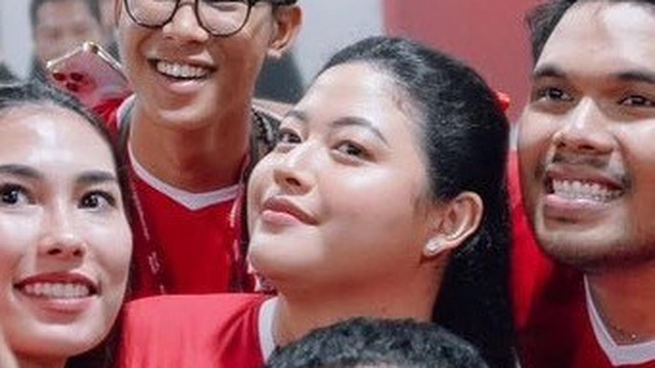 Kedekatannya dengan Thariq Halilintar santer terlihat lantaran kerap melakukan kegiatan bersama. Diketahui keduanya memang menjadi bagian dari partai yang sama.