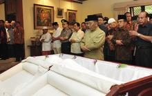 Wapres JK ikut salatkan jenazah mantan Menkeu Ali Wardhana