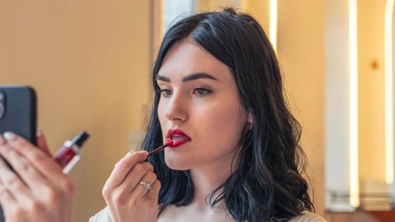 Penyesuain Lipstik