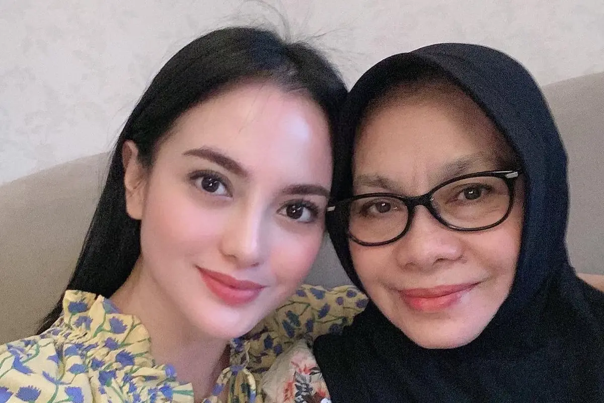[Fimela] Ririn Ekawati dan Rini Yulianti