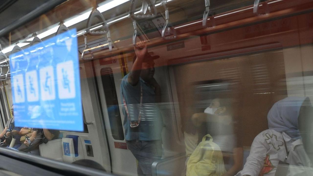 Setelah pengoperasian ini rencananya akan ada 434 perjalanan LRT Jabodebek yang bakal melayani penumpang setiap harinya.