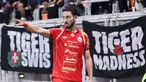 Pemain baru Persija Jakarta, Jean Mota melakukan tendangan sudut pertamanya di BRI Super League 2025/2026 bersama ketika melawan PSM Makassar di Jakarta International Stadium (JIS), Jumat (20/2/2026) malam WIB. (Bola.com/Abdul Aziz)