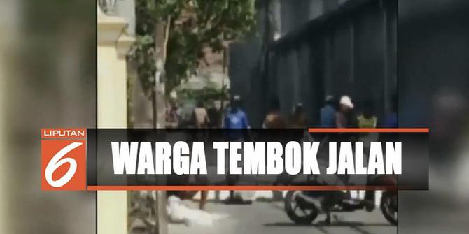 Mengaku Miliki Lahan, Seorang Warga Tutup Jalan dengan Tembok di Kenjeran