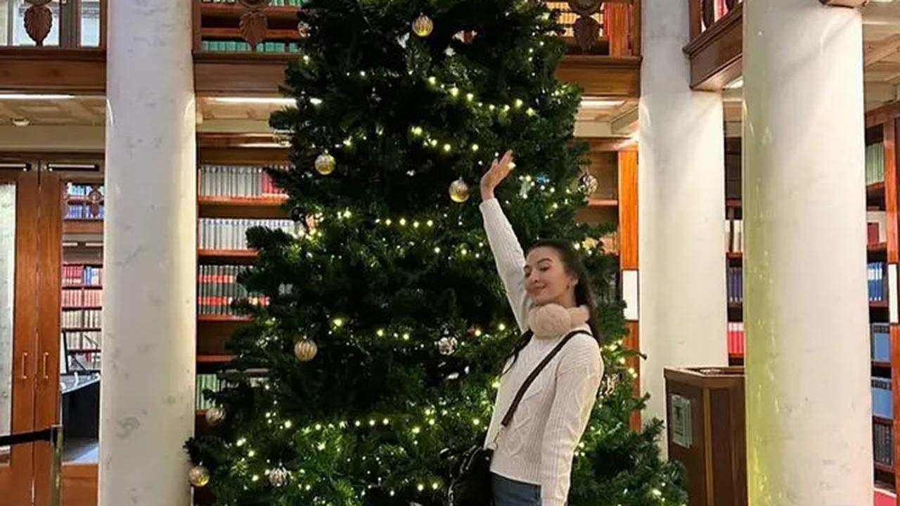7 Potret Raline Shah Naik Kereta Rusa Berburu Aurora, Sambut Natal