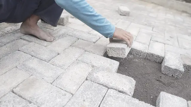 Solusi Atasi Banjir Semarang dengan Paving Block Berdaya Serap Tinggi