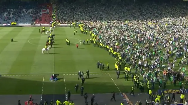 Video fans Hibernian yang merusak fasilitas stadion kala klub kesayangan mereka berhasil menjuarai Piala Skotlandia atas Glasgow Rangers.