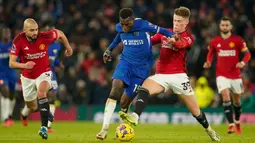 Pada menit ke-19, publik Old Trafford akhirnya bersorak gembira. Scott McTominay membuka keunggulan MU. (AP Photo/Dave Thompson)