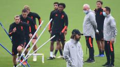 Pemain Juventus saat menjalani latihan jelang menghadapi Dynamo Kiev pada laga pembuka Liga Champions di NSC Olimpiyskiy pada Selasa (20/10/2020) malam WIB. Juventus akan menghadapi Dynamo Kiev tanpa Cristiano Ronaldo. (AFP/Marco Bertorello)