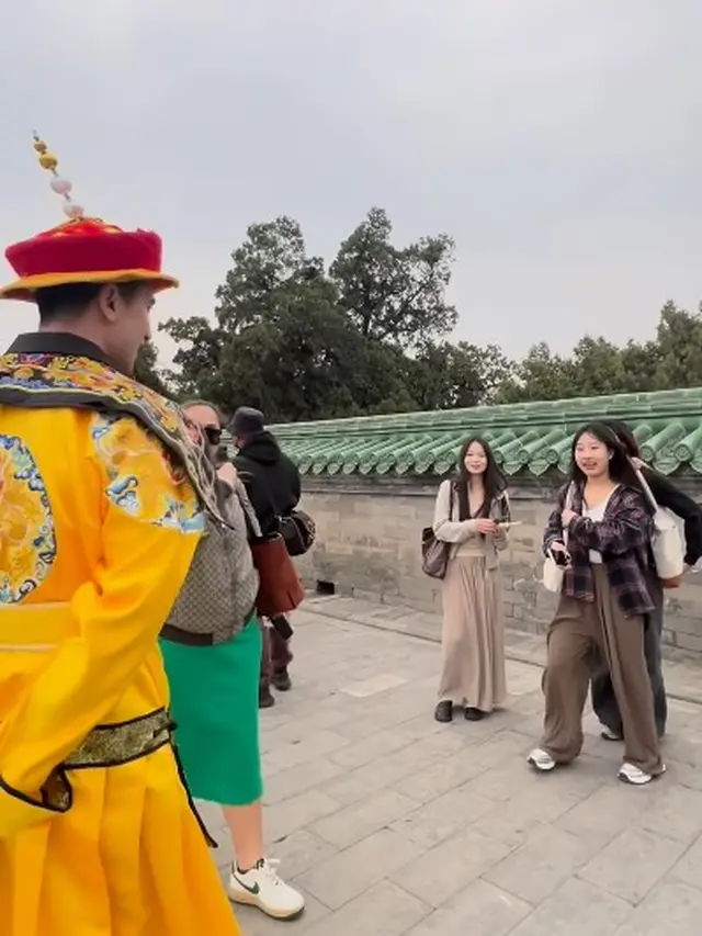 Verrell Bramasta seperti Kaisar China (Instagram/bramastavrl)