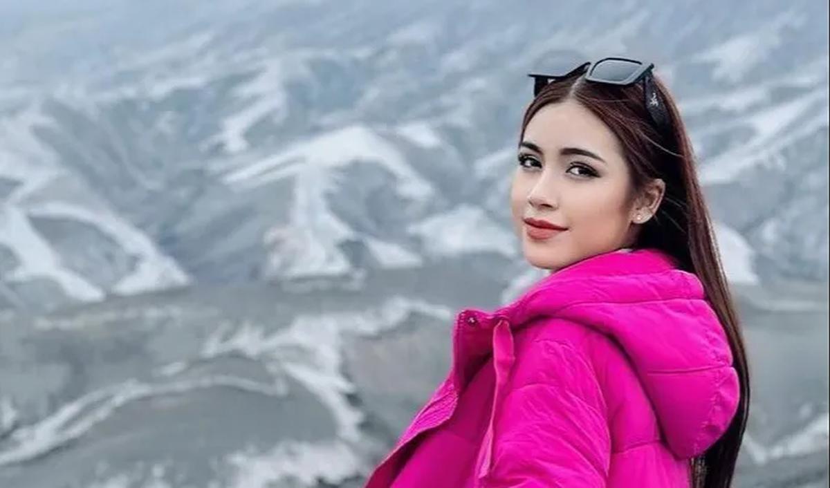 <br>Datang bersama ibundanya, Rinoa meluruskan kalau penganiayaan yang dialaminya berupa tarikan bukan sebuah pukulan.&nbsp;