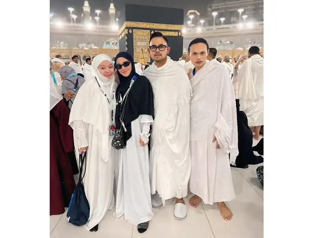 7 Potret Wanda Hara tampil dengan kepala plontos saat umrah, tuai pujian