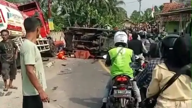 Truk Tangki BBM Seruduk 3 Kendaraan di Cigudeg Bogor
