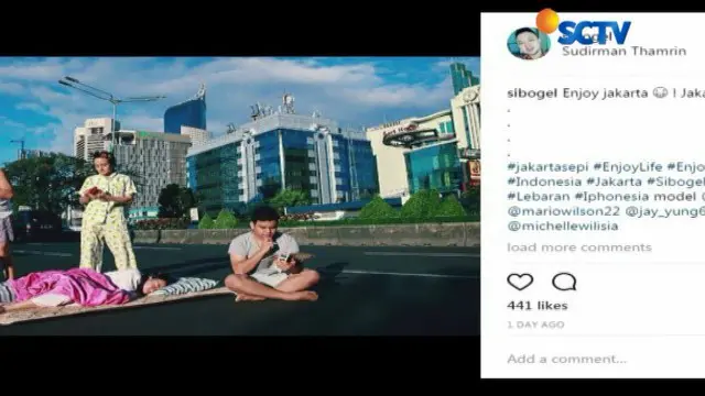 Cara Unik Warga Jakarta Manfaatkan Sepinya Lalu Lintas