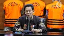 Wakil Ketua KPK Johanis Tanak memberikan keterangan pers terkait penahanan 10 orang anggota DPRD Provinsi Jambi periode 2014-2019 di Gedung Merah Putih KPK, Jakarta, Selasa (10/1/2023). Penyidik KPK melakukan penahanan terhadap 10 orang tersangka kasus suap 'ketok palu' pengesahan RAPBD Provinsi Jambi tahun 2017. (Liputan6.com/Angga Yuniar)