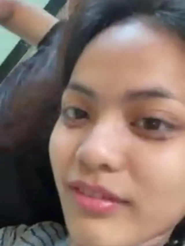 Putri Isnari dan Abdul Aziz