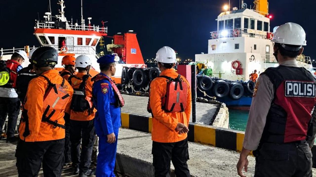 Kapal Tabrakan di Tuban, Tim SAR Buru Perwira yang Hilang