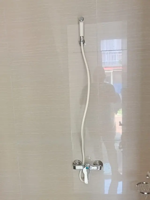 Nyeleneh Banget, 6 Potret Shower Ini Bikin Tepuk Jidat