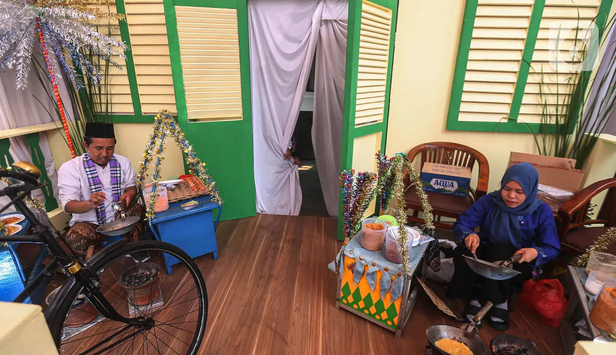 Terdapat rumah tradisional Betawi yang didominasi warna hijau dan kuning di area kantor KPU Provinsi Jakarta. (Liputan6.com/Angga Yuniar)