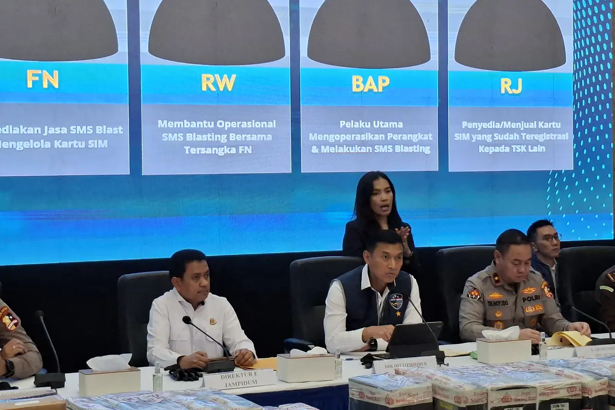Bareskrim Polri mengungkap kasus kasus penipuan online atau phishing dengan modus SMS Blast E-Tilang palsu.