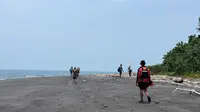 Tim SAR Jalan Kaki Sisir Pulau dan Pesisir Cari Jurnalis Hilang