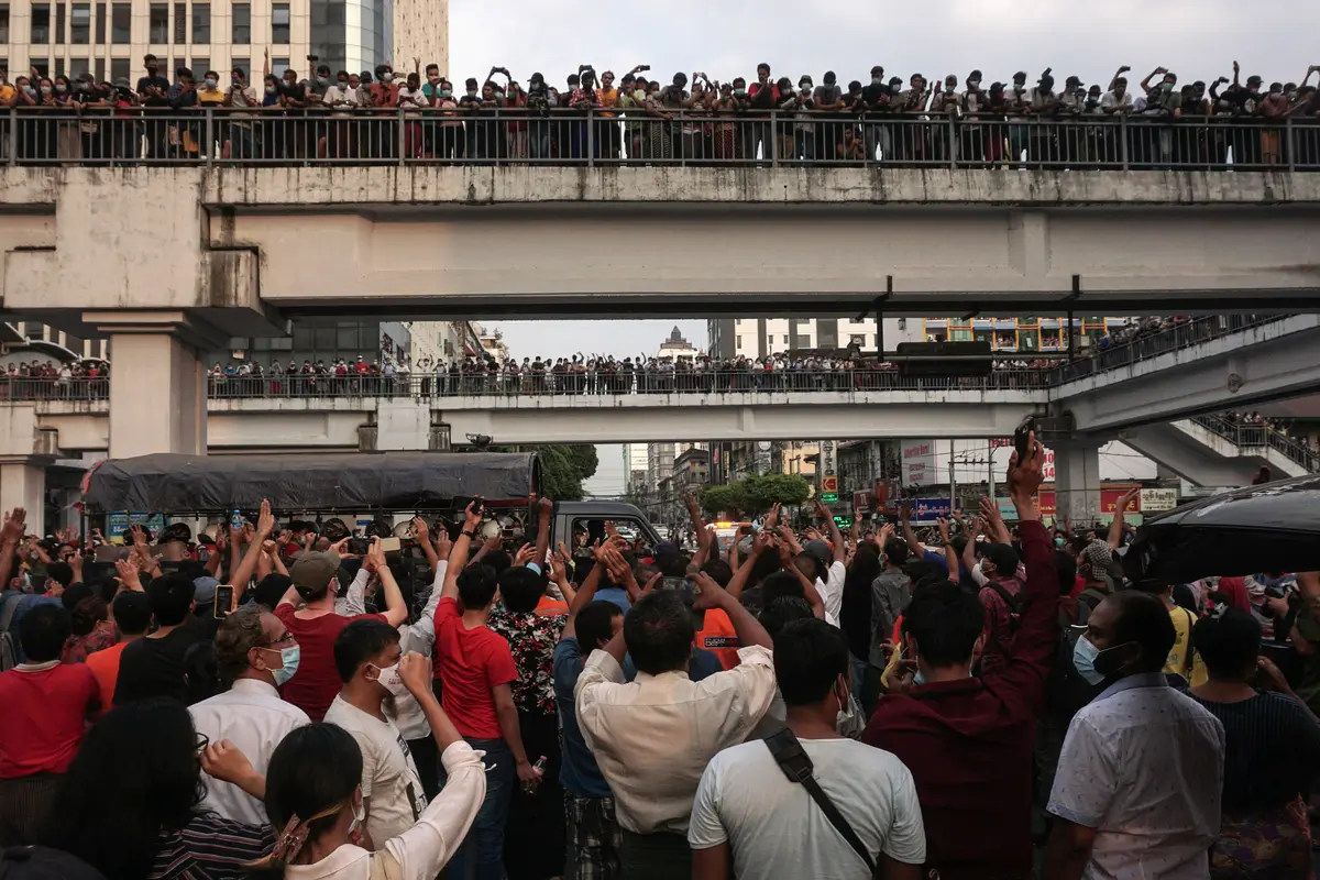 Lautan Manusia di Yangon Protes Kudeta Myanmar
