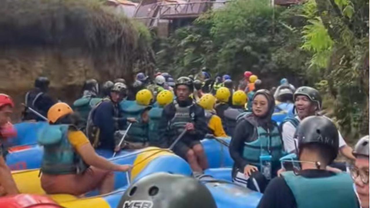 Tak Cuma Puncak, Potret Jalur Pendakian Gunung Ramai dan Macet