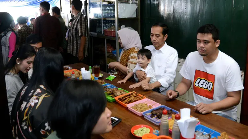 Jokowi Libur Akhir Pekan Bermain bersama Cucu