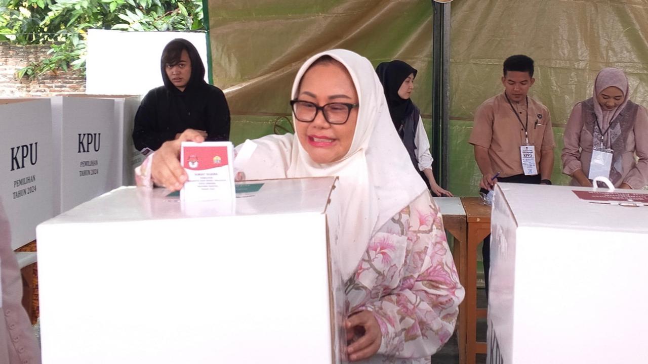Momen dan Ekpresi Ratu Atut Kembali Nyoblos usai Bebas dari Penjara
